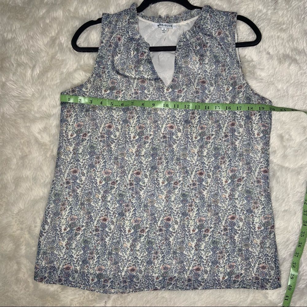 Sz Medium Rose + Olive floral tank top blouse